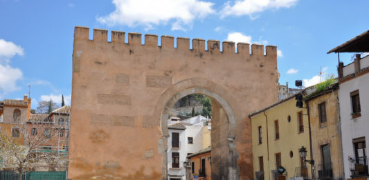 Puerta de Elvira a Granada