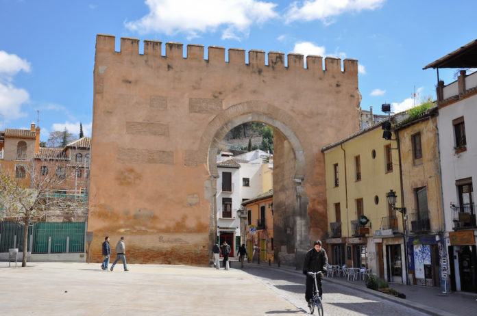 Puerta de Elvira a Granada